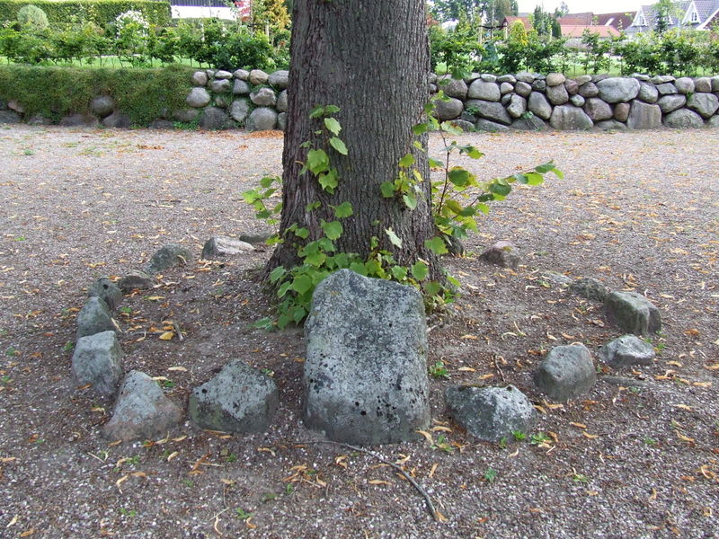 Fil:Benløse-genforeningssten.jpg