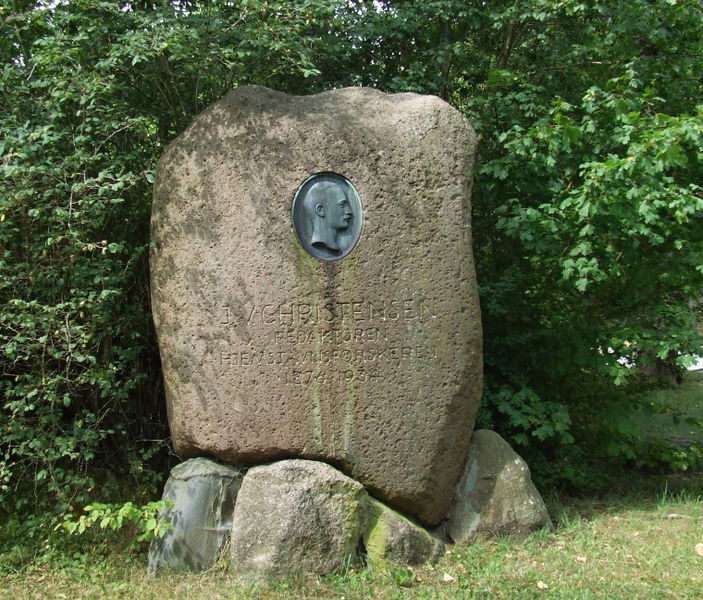 Fil:J.V-Christensen-Mindesten.jpg
