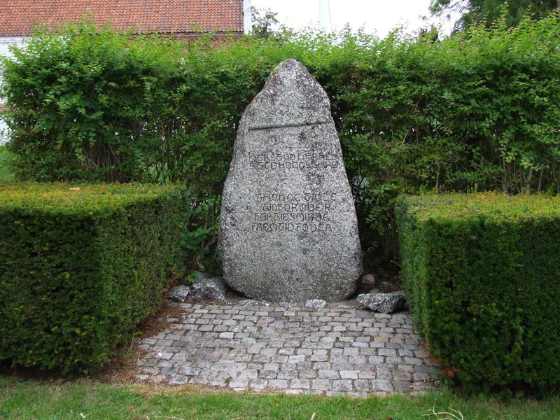 Fil:Kongsgårdstenen-Haralsted.jpg