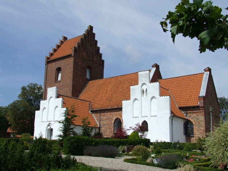 Fil:Benløse-Kirke.jpg