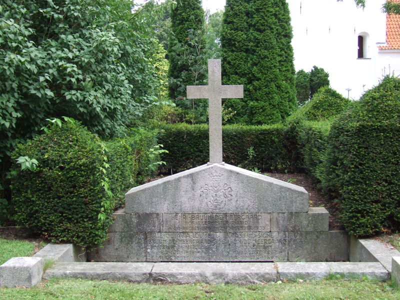Fil:Henri-Bruun-De-Neergaard-Gravsted.jpg