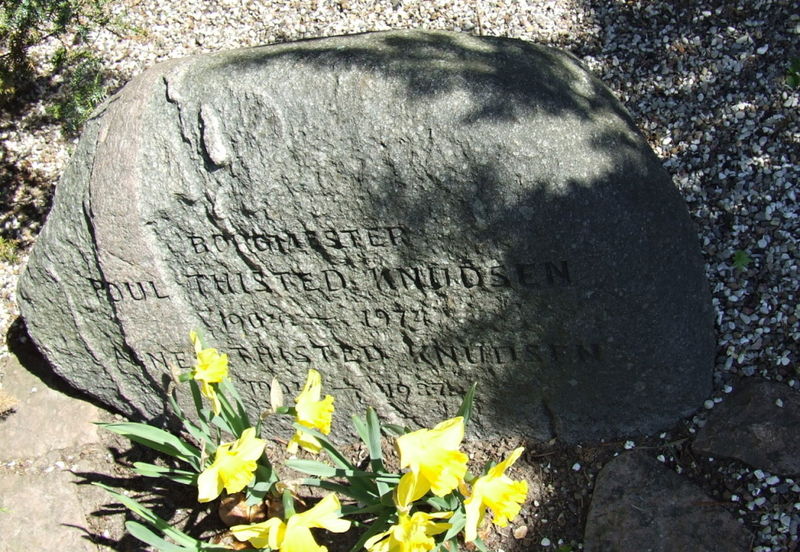 Fil:Thisted-Knudsens-Gravsten.jpg